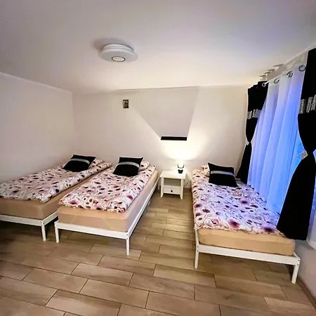 بيت ضيافة Pod Czeresnia شتشيتسين